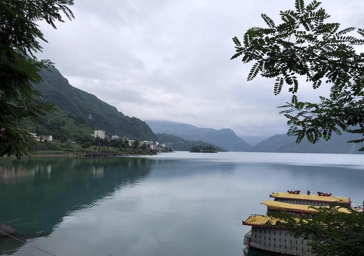 龙门温泉度假村哪里好（龙门温泉哪里好玩）